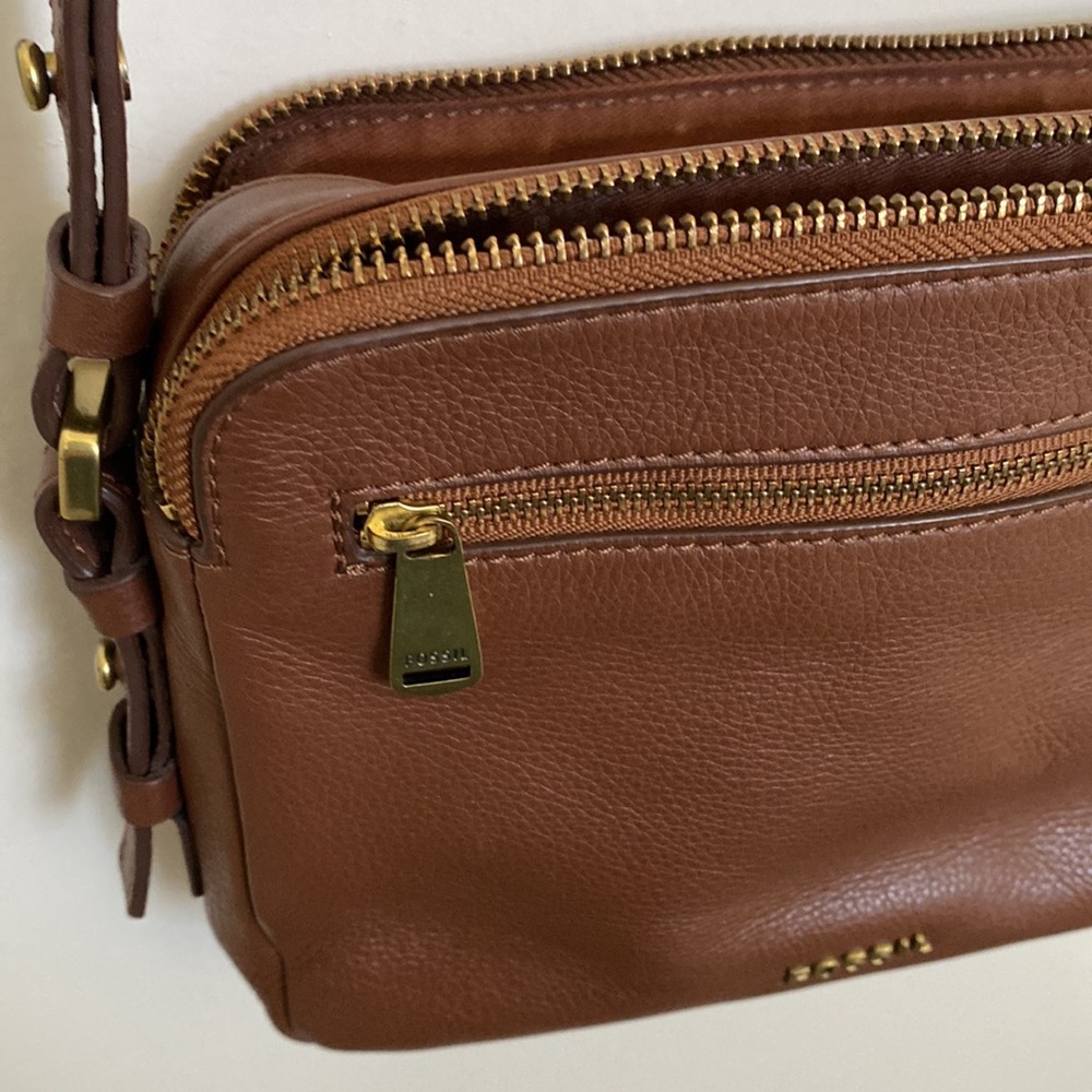 Brown leather Fossil crossbody purse - Picture 7 of 13